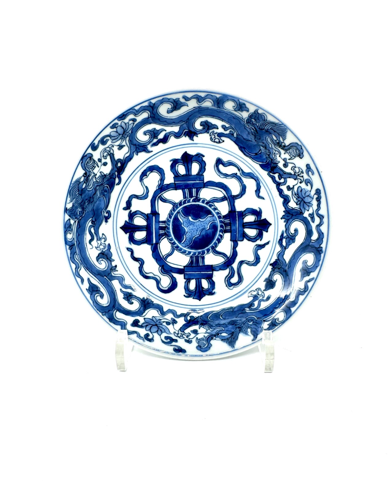 BF 95 A rare blue and white 'Double Vajra' dish with unusual base  mark<br><br>清康熙青花雙金剛紋盤《瑞麓山房監製》款- 青花瓷- 陶瓷- Feng Chun Ma